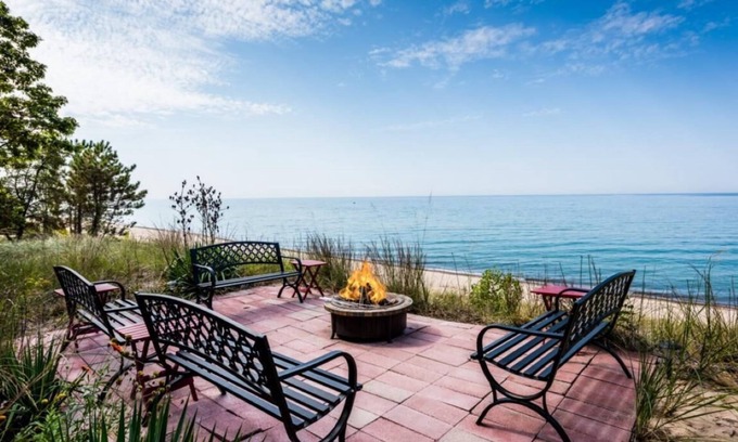 Bridgman House | Private 4BR/2BA on Lake Michigan