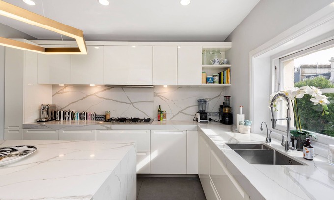 Queen's Gate Apartment | Private 5 Bed Home /Huge Roof Terrace