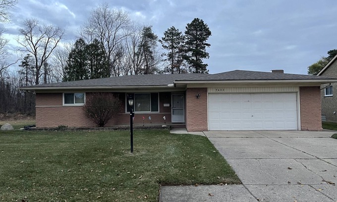 Sterling Heights House | private 6 Bedroom charming 2000 sq ft ranch 10-14 people