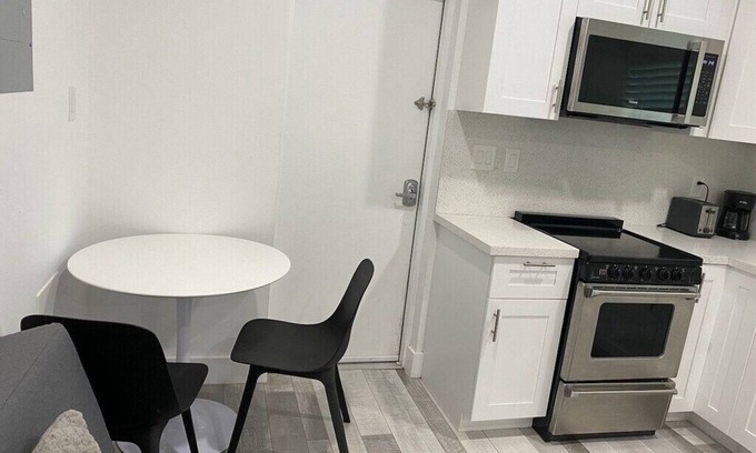 Royal Poinciana Apartment | Private Access Full Size Studio Close to Hollywood Beach