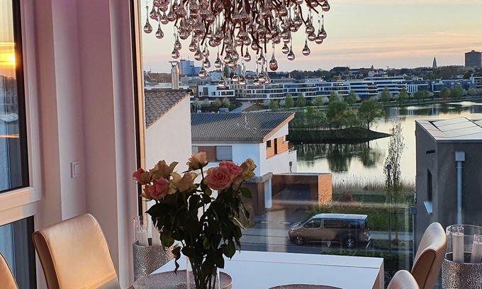 Horde Apartment | Private accommodation with roof terrace on Lake Phoenix
