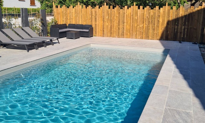Dalhunden House | Private accommodation in beautiful villa with swimming pool