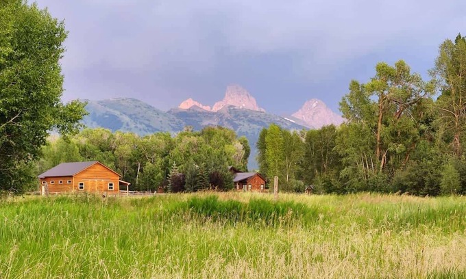 Tetonia House | Private Acreage - Teton Meadow Grand View Cabin