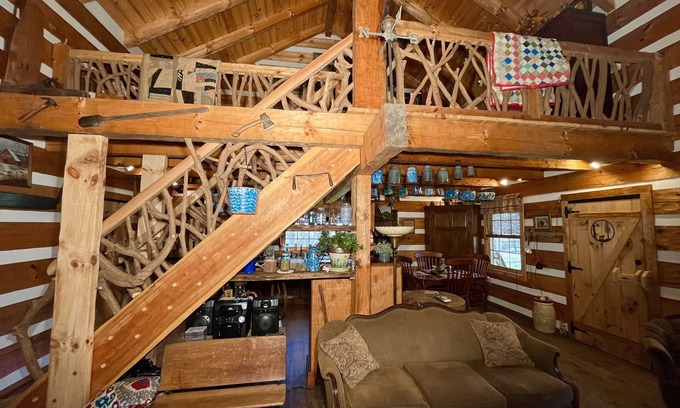 Connellys Springs Cabin | Private adult couples retreat by a relaxing creek.