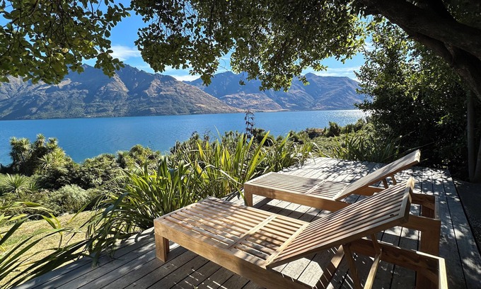 Queenstown House | Private adults only getaway with stunning views