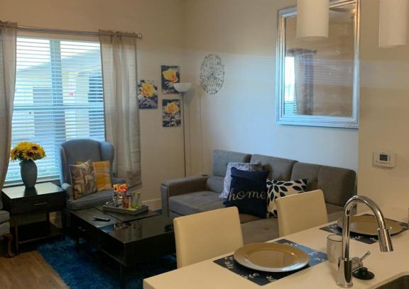 Parkway Central Apartment | Private, amazing 1-bedroom apt in central location