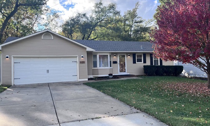 Prairie Village House | Private and Cozy 3BR, 1 BA, Fenced Yard, Central KC location, Quiet Neighborhood