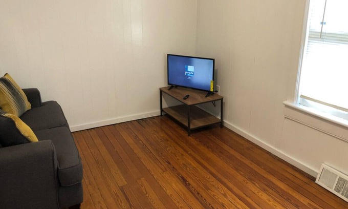 Perth Amboy Apartment | Private and cozy house with 1-bedroom and 1-bathroom and free Wi-Fi