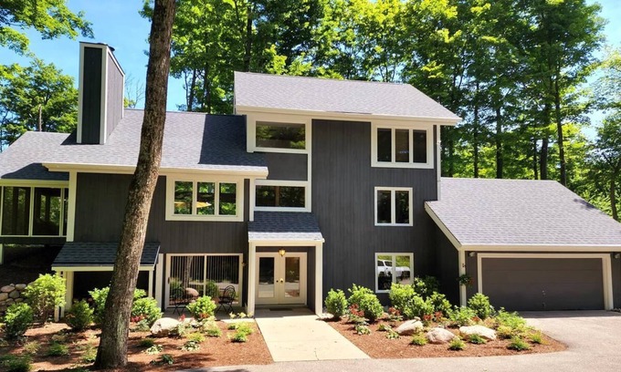 Birchwood Farms House | Private and secluded home for 8 in Birchwood Farms.