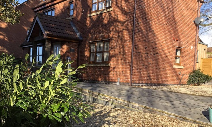 Kneesall House | Private and spacious 3-bedroom home with garden