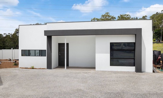 Collingwood Park Apartment | Private apartment room unit, fully furnished located 35 mins from Brisbane cbd