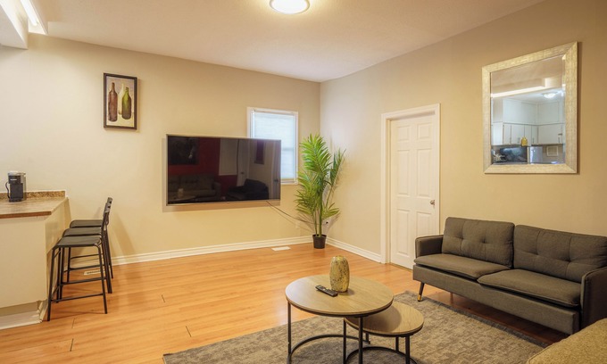 ByWard Market Apartment | Private Apartment in Byward Market Downtown Ottawa!