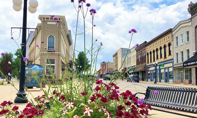 Hillsdale Apartment | Private Apartment in Historical Downtown Hillsdale