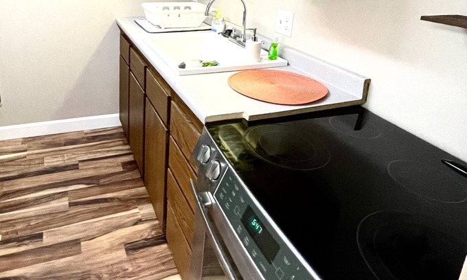 Manchester Apartment | Private apartment with kitchen & laundry in North End - Flexible cancellation!