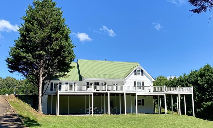 Dahlonega House | Private apartment with full kitchen, living, & bath! Lowest fees in town!