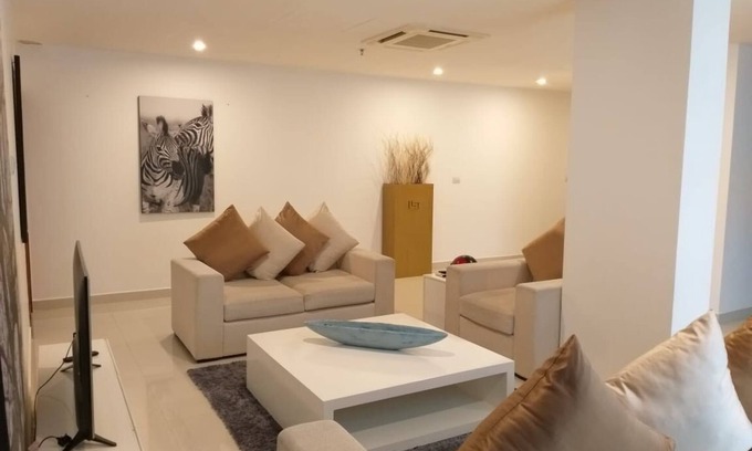 Bambalapitiya Apartment | Private apartment with 3 bedrooms