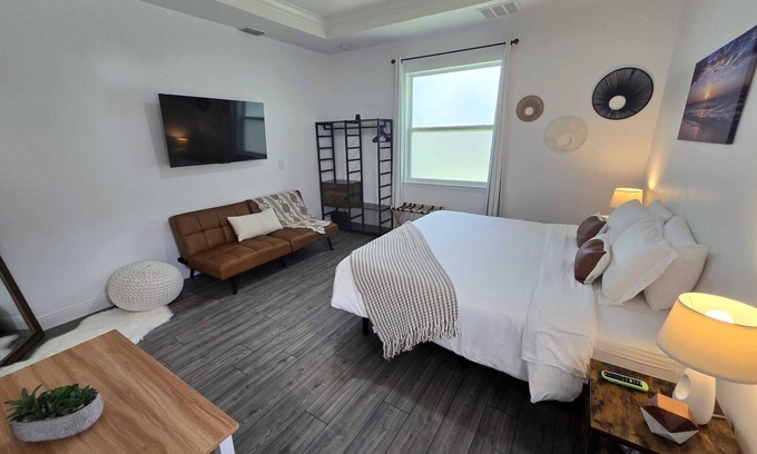 Port Saint Lucie Apartment | Private apt, king bed, full kitchen, huge shower.n