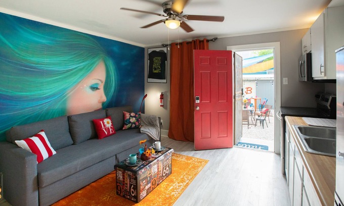 Seventh Ward Apartment | Private Artist Studio, KING Bed, Huge Patio (O)
