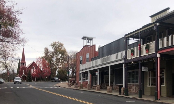 Sonora House | Private Balcony Overlooking Washington St in Downtown Sonora - Free Parking