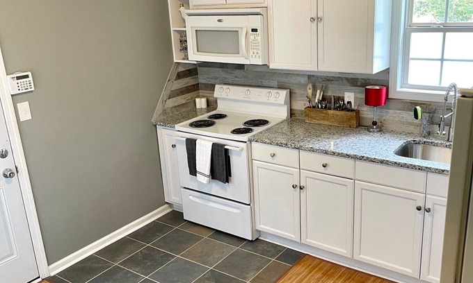 Dallas Apartment | Private Basement Apartment