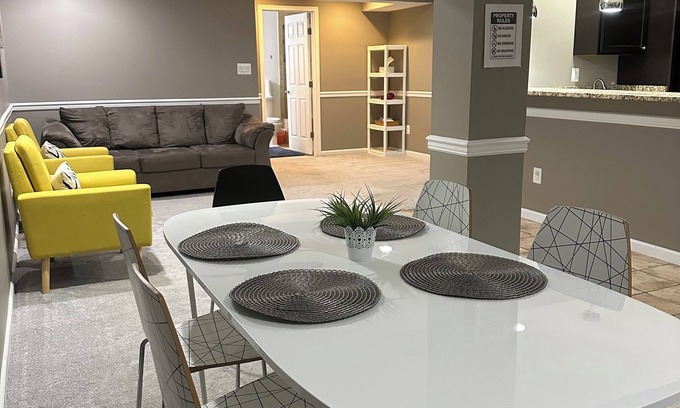 Lakeview Apartment | Private Basement Work & Travel Great Location Near Route 66 Jiffy Lube Live