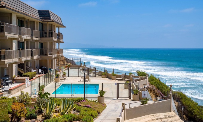 Solana Beach House | Private beach access | 4 pools | 2 hot tubs | Ocean | Del Mar race track | AC