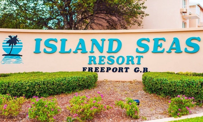 Williams Town Resort | Private beach, beautiful free-form pool, hot tubs, gym and relaxing spa.