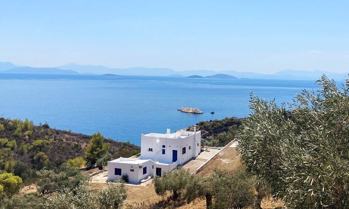 Salamis Villa | PRIVATE BEACH HOUSE