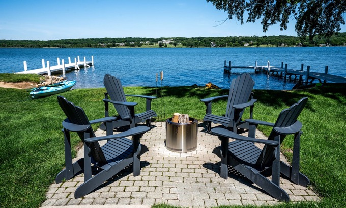 Lake Geneva House | Private Beach & Pier Lake Front w/Fireplace on Lake Como - Walk to Mars Resort!