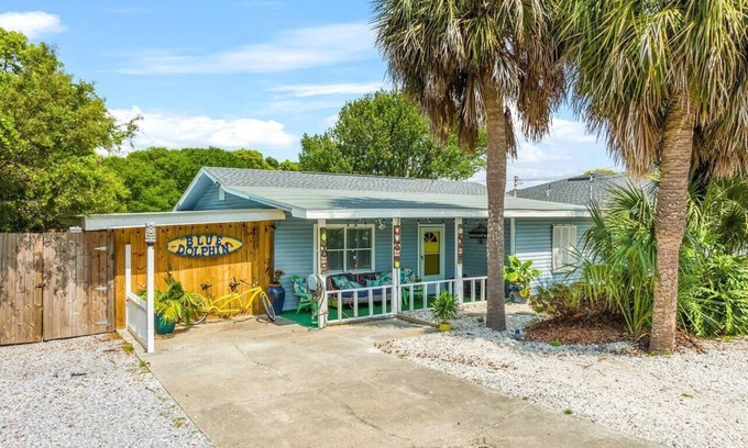 Bid-a-wee Beach House | Private Beach Access! Large Yard+Deck-Pet Friendly