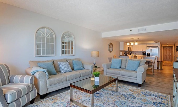 Redington Shores Condo | PRIVATE BEACHFRONT Condo #304 - 3BR/2B w/2 KING Master Suites -