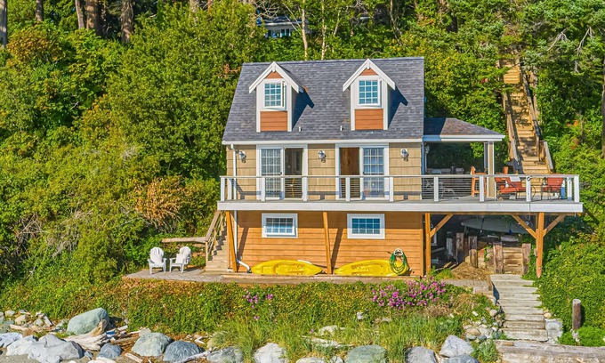 Point Roberts House | Private beachfront cottage with expansive deck, kayaks, elegant interior, & W/D