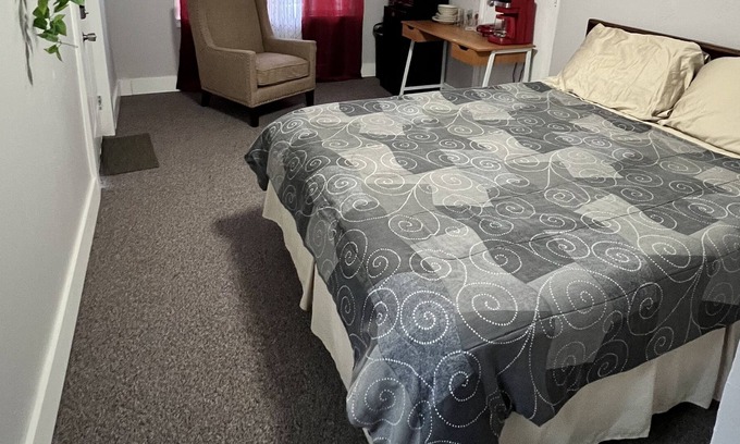 Rolla Apartment | Private Bedroom Less Than A Mile from Highway