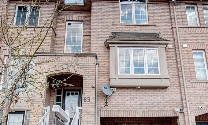 Fletchers Creek South House | Private bedroom near Toronto Airport