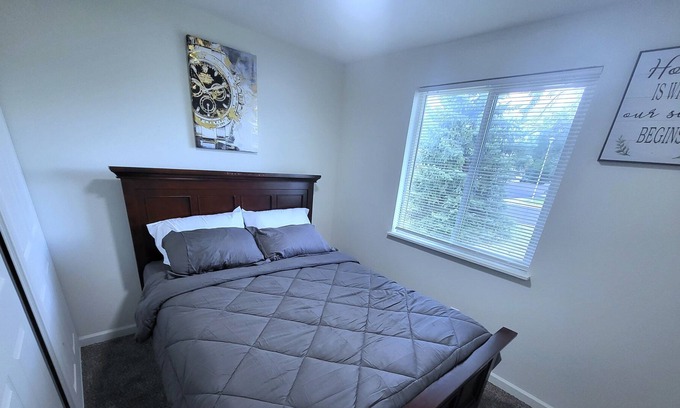 Aurora House | Private bedroom/share bathroom