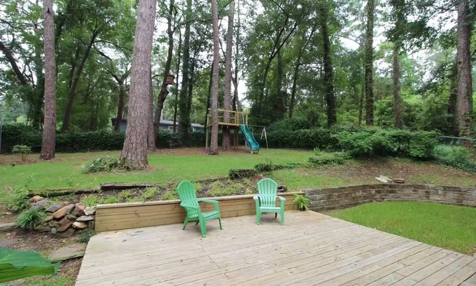 Tallahassee House | Private Bedroom with private bathroom in furnished home 2 Miles to FSU & I-10.