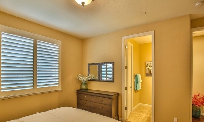 Elk Grove House | Private Bedroom with Private Bathroom in Elk Grove