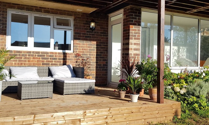 Saltdean Apartment | Private Brand New Coastal Garden Flat