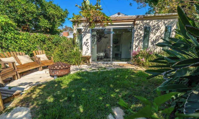 Valley Glen House | private bungalow njacuzzi and sauna