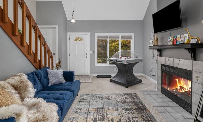 Lowell House | Private Bungalow - SLEEPS 11:Close to GRR Airport- indoor fireplace
