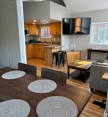 Smith River House | Private Cabin 21 With Jacuzzi And Spacious Deck