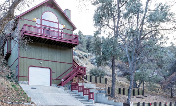 Frazier Park Cabin | Private Cabin located directly across Park