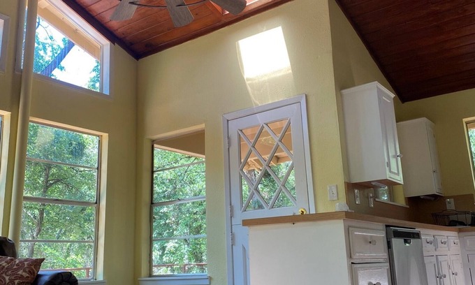 Canton Cabin | Private Cabin on 37 Acres - 10 minutes to First Monday