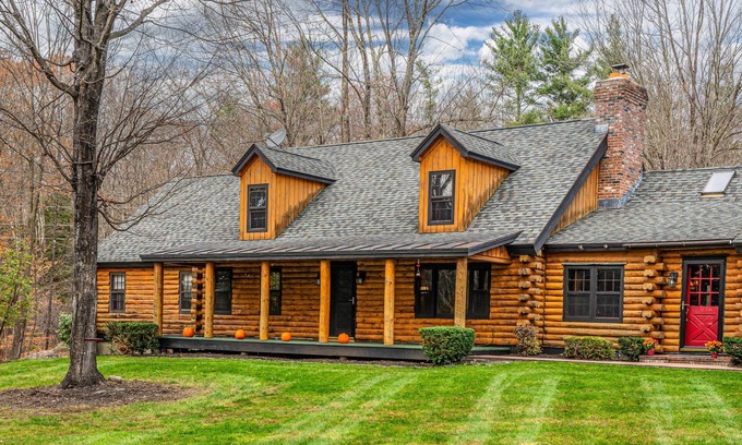 East Haven  Rutland County House | Private Cabin w/Golf Sim and Ultimate Game Room