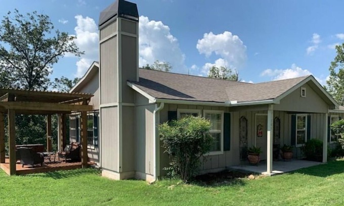 Cleora Cabin | Private cabin with hot tub! No cleaning fee!