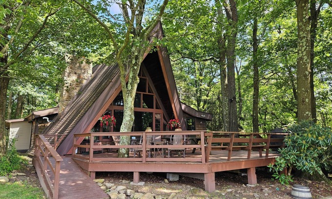 Jones Mills Ski Chalet | Private Cabin with Lake & Mountain Views on 10 Acres - Near Resorts - Book Now!