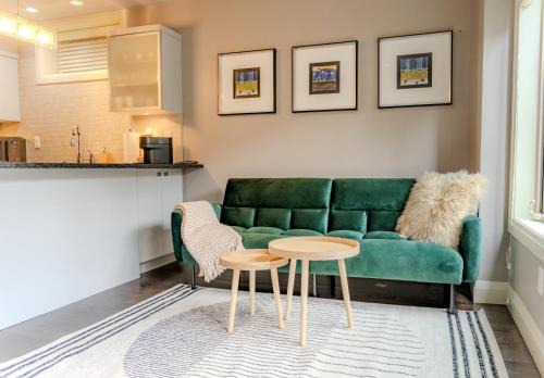 Riley Park-Little Mountain Apartment | Private Cambie Village Suite min Downtown and Skytrain