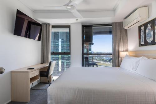 Brisbane Central Business District House | Private CBD Bedroom in a Shared Apartment on Brisbane River