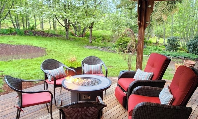 Port Angeles House | Private Central-Located Creekside Olympic National Park Discovery Trail Hot Tub