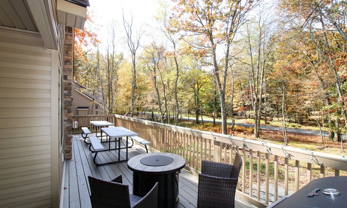 Albrightsville House | Private Chalet & Hot Tub. Access to Pool, Lake, & Beach